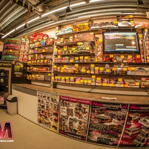 Winkel bezoek , quartel-vuurwerk pijnacker