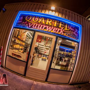 Winkel bezoek , quartel-vuurwerk pijnacker