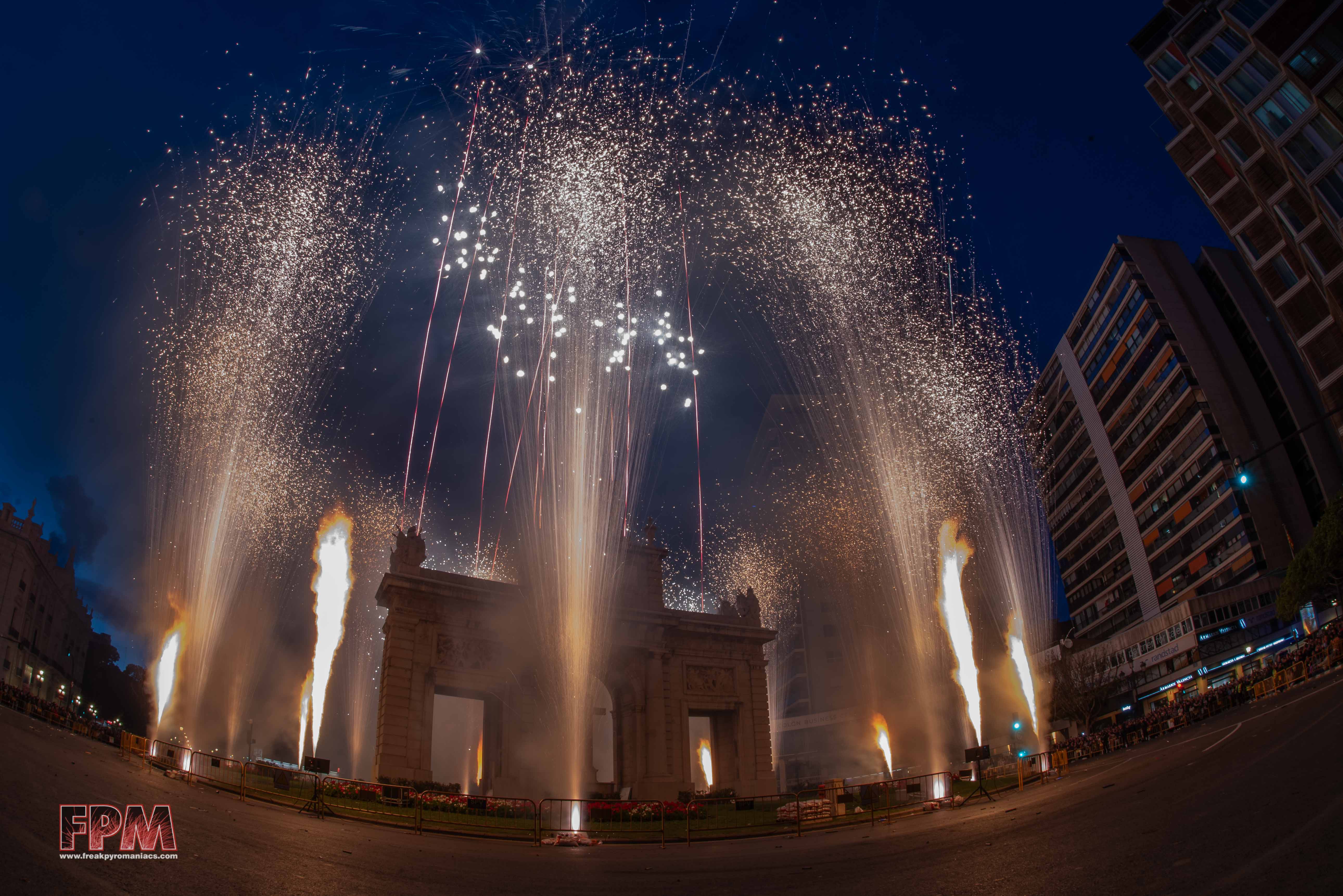 Cabalgata del Fuego - Pirotecnia Vulcano